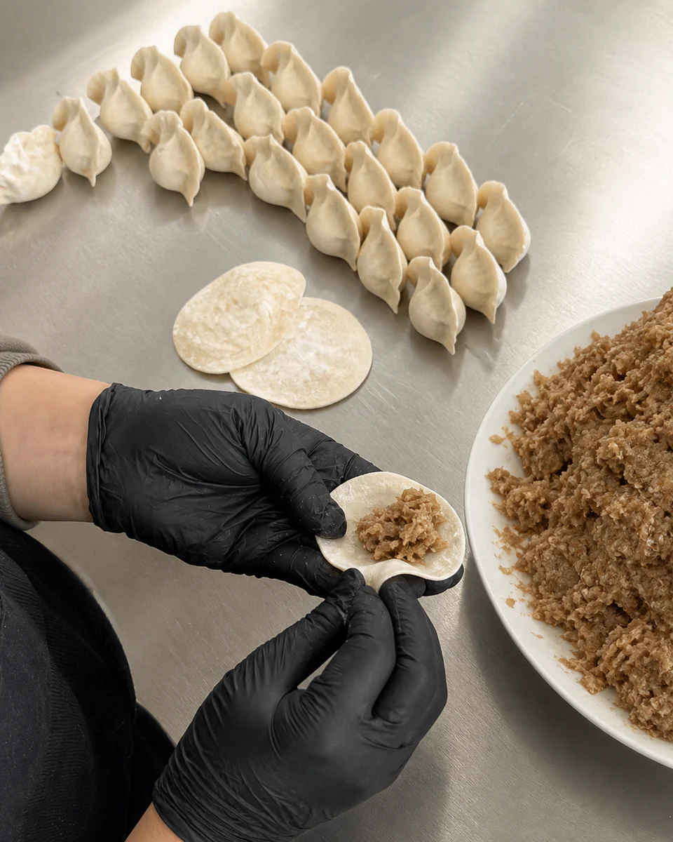 Mo & Ravioli 手工包饺子的制作过程
