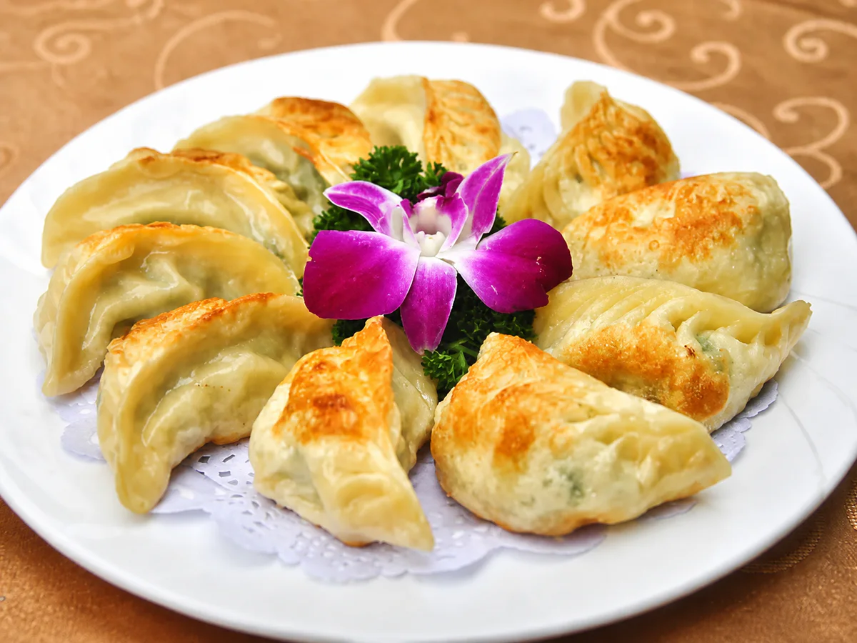 金黄的煎饺